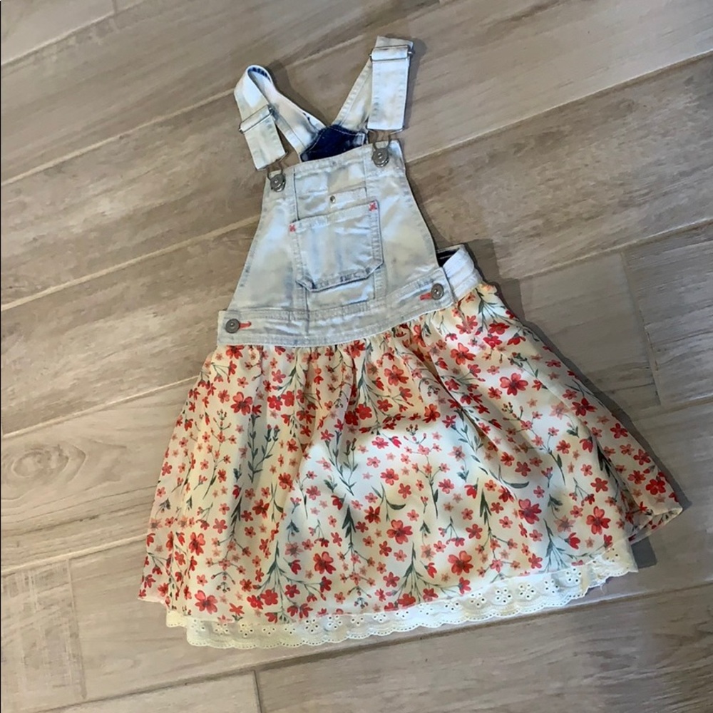 Adorable like new Girls’ overall dress XS 4-5